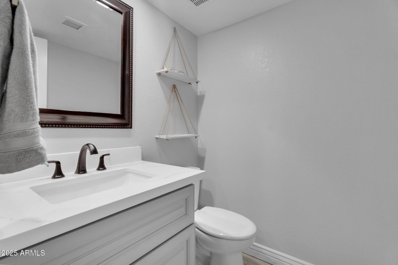 37-web-or-mls-Forest Ave-37