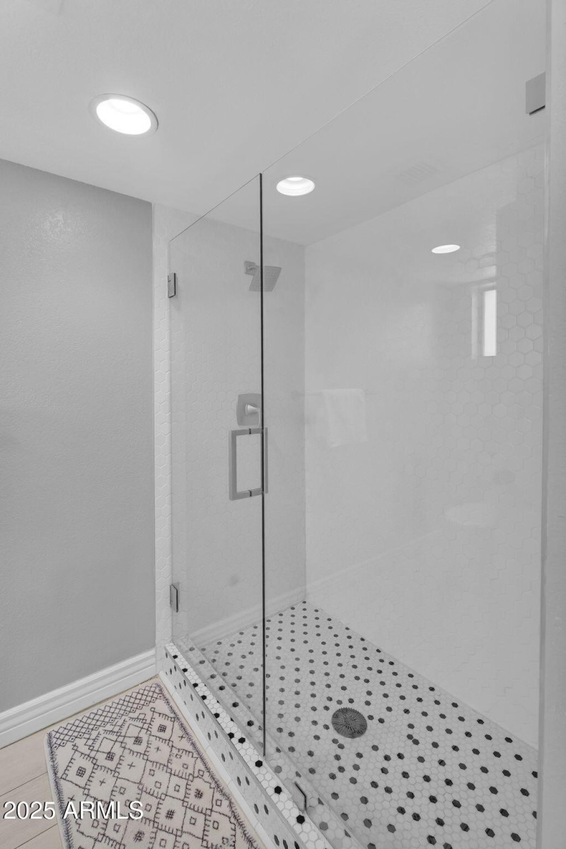 39-web-or-mls-Forest Ave-39