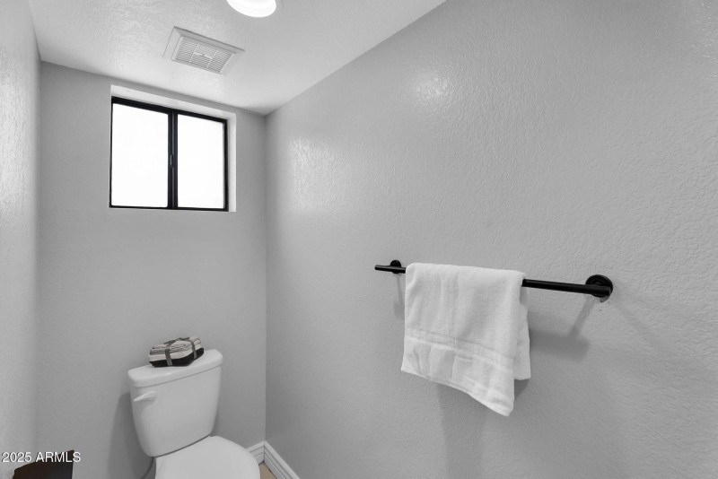 40-web-or-mls-Forest Ave-40