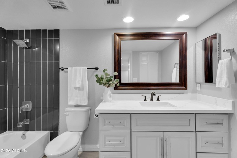 41-web-or-mls-Forest Ave-41