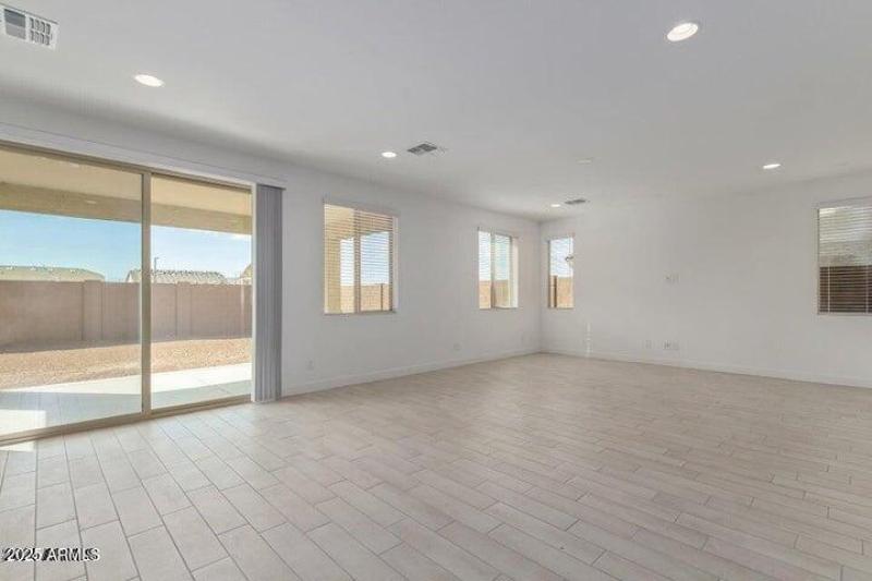 20241014195342687098000000-o