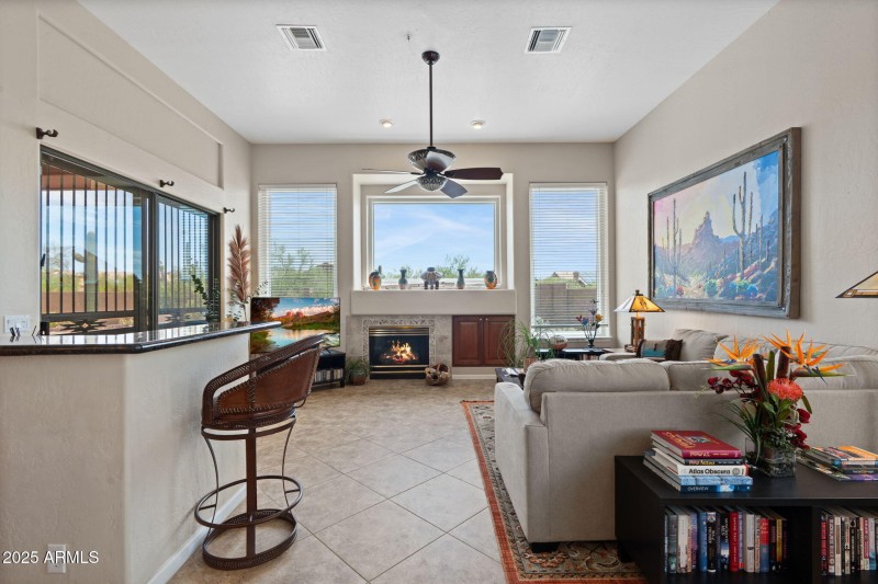 18-web-or-mls-7025-e-carriage-trails-dr