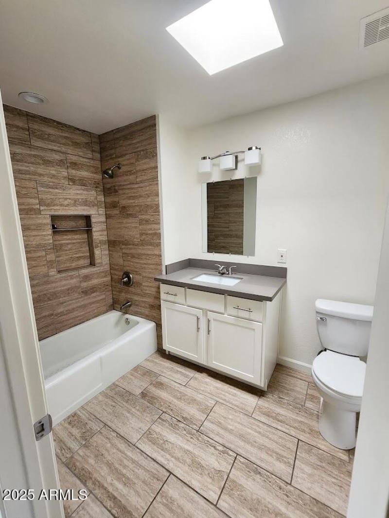 10th st secondary bathroom