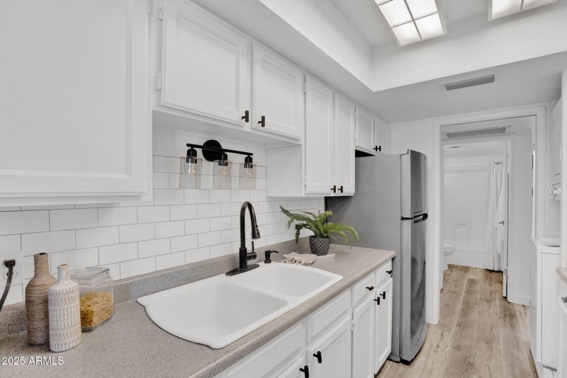 011_11-web-or-mls-12_684