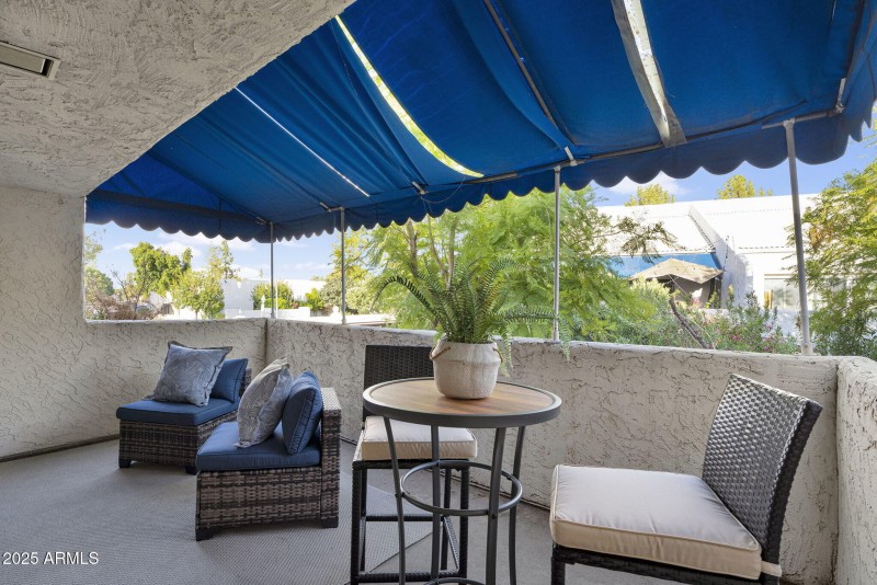 027_27-web-or-mls-28_122