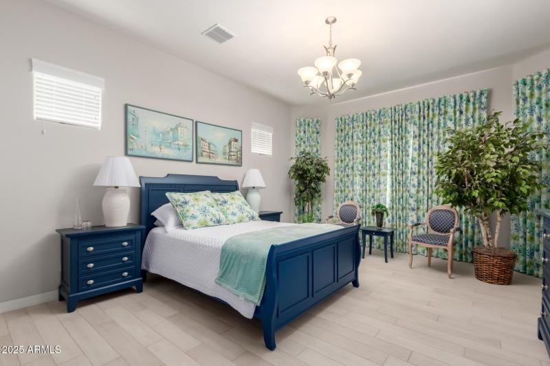 15 Master Bedrooom