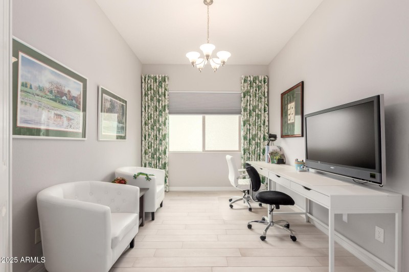 23 Den/Office