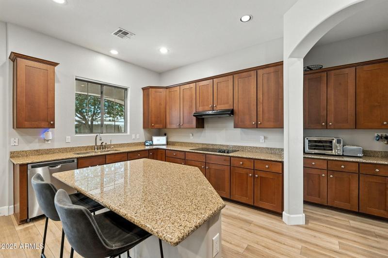 8-web-or-mls-Creekside-8