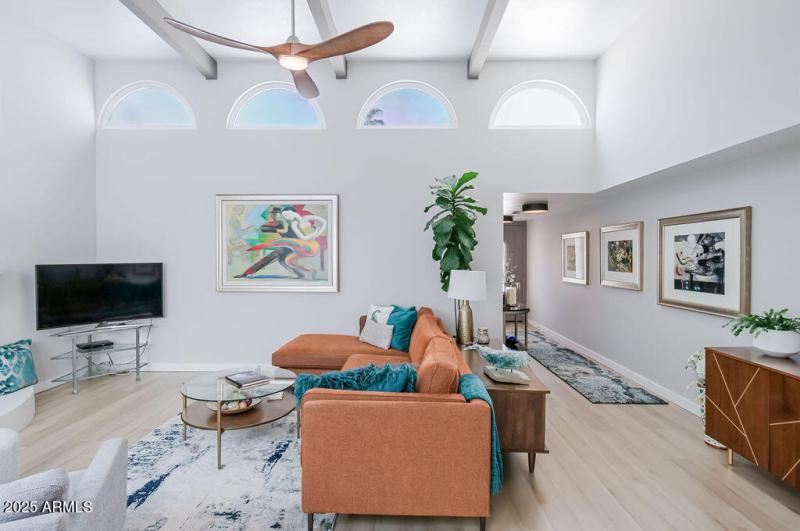 11-LivingRoom