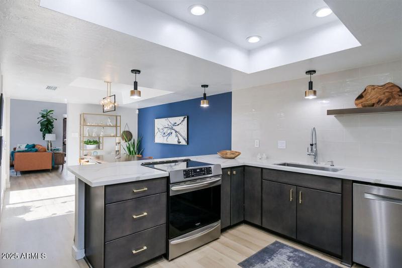 25-Kitchen