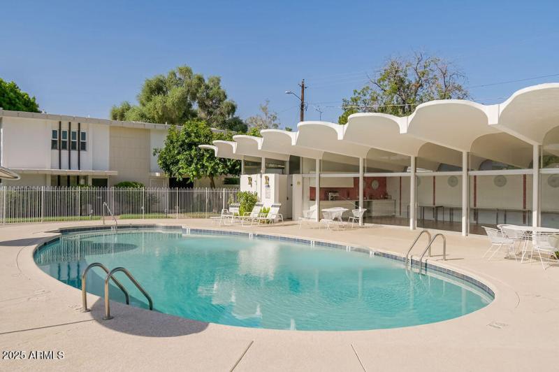 42-Pool