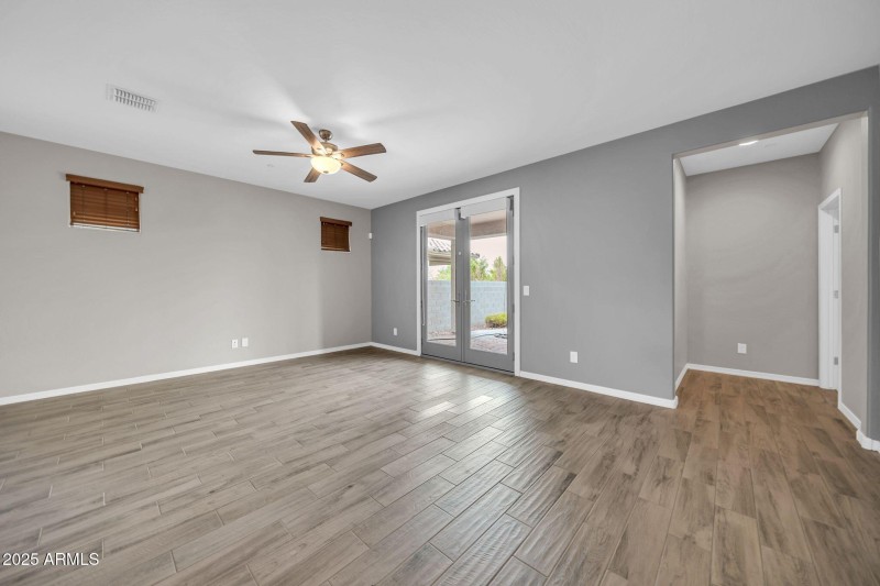 29994 N 115th Dr-4