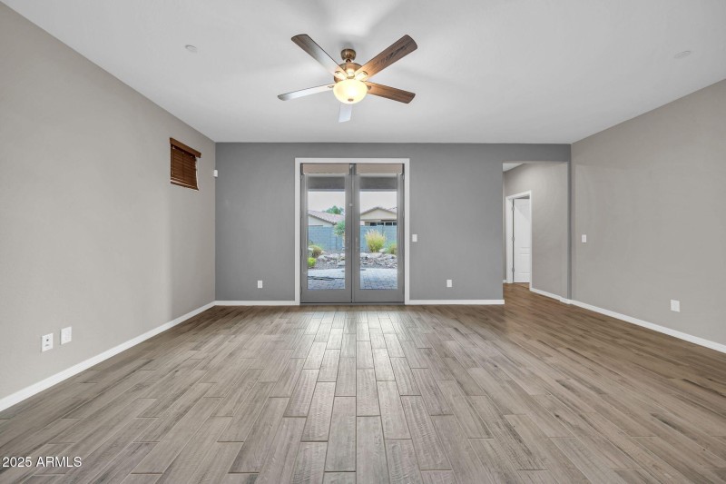 29994 N 115th Dr-5