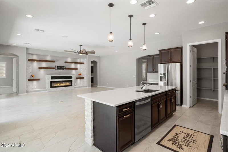 23-Kitchen