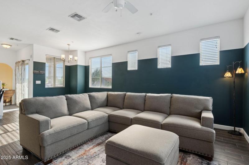 11-web-or-mls-240-w-juniper-ave-unit-115