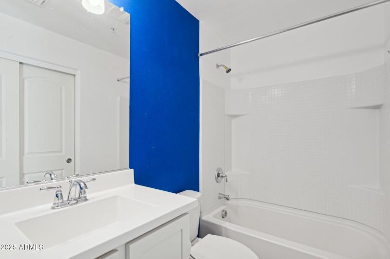 27-web-or-mls-240-w-juniper-ave-unit-115