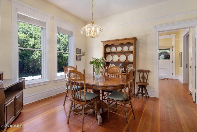 Breakfast Room