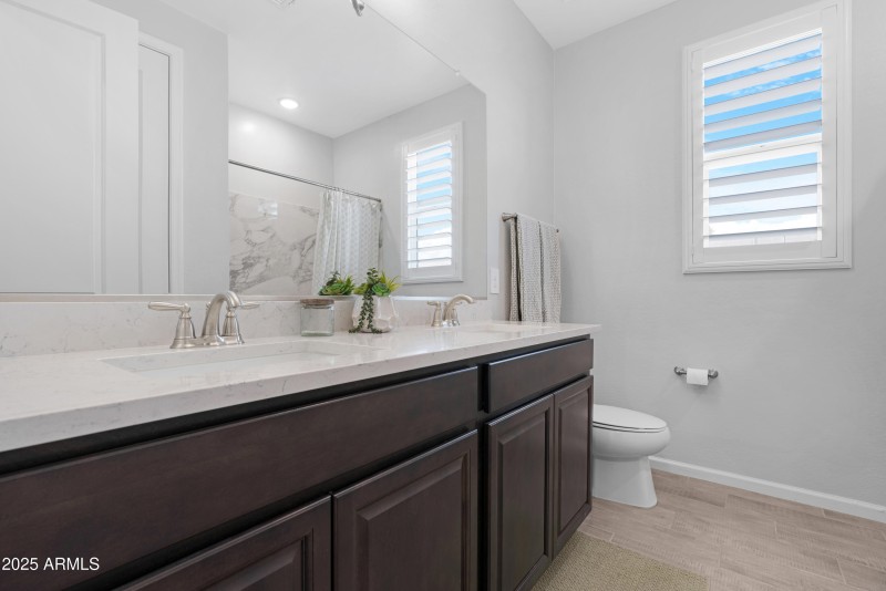 Guest Full Bath