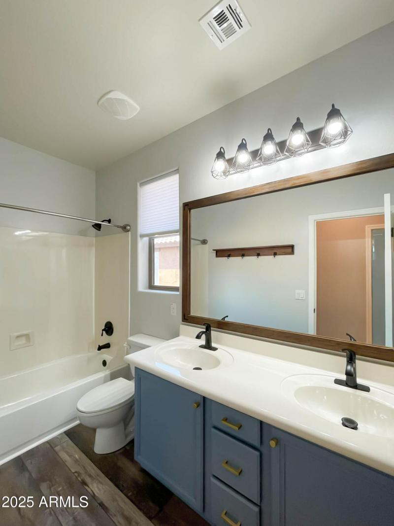 3829 E Morelos St-15