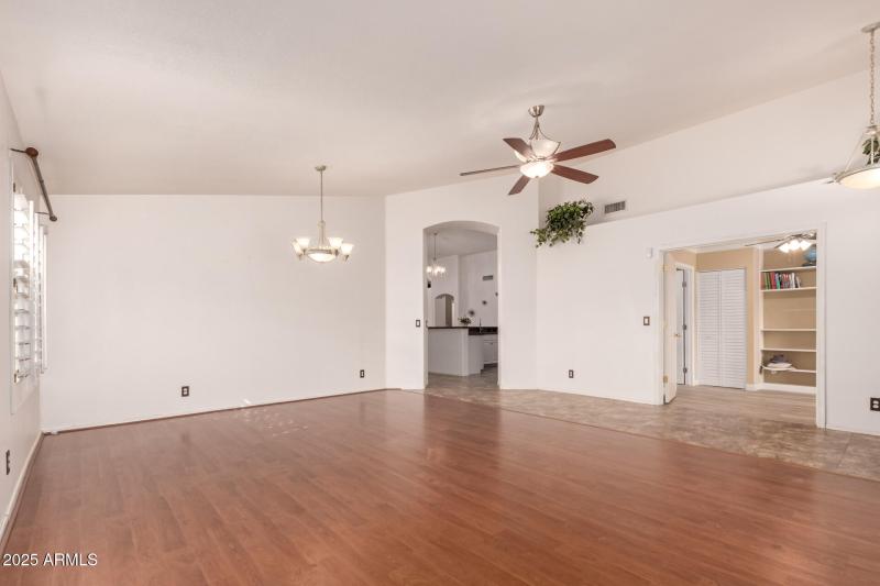 ENTRY/FAMILY/DINING