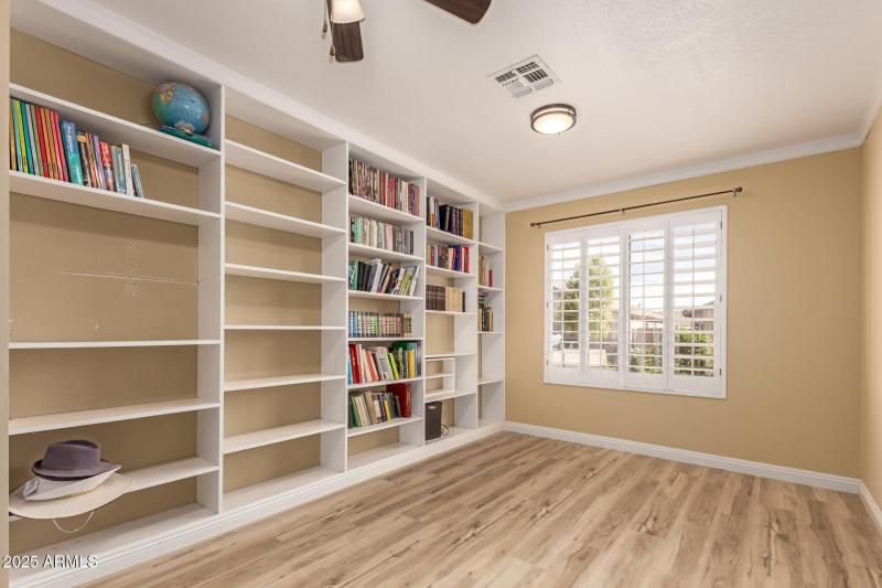 5TH BEDROOM/OFFICE