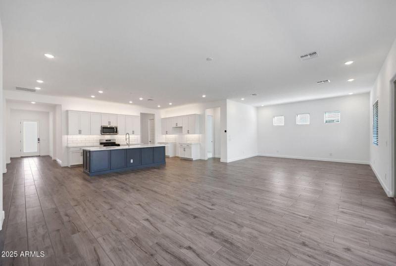 1027 Greatroom