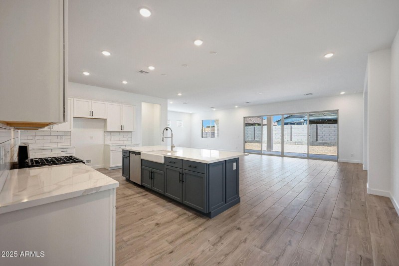 1027 Kitchen