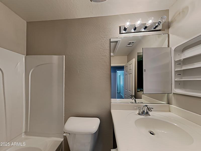 1004506.18584 W Illini Street_2