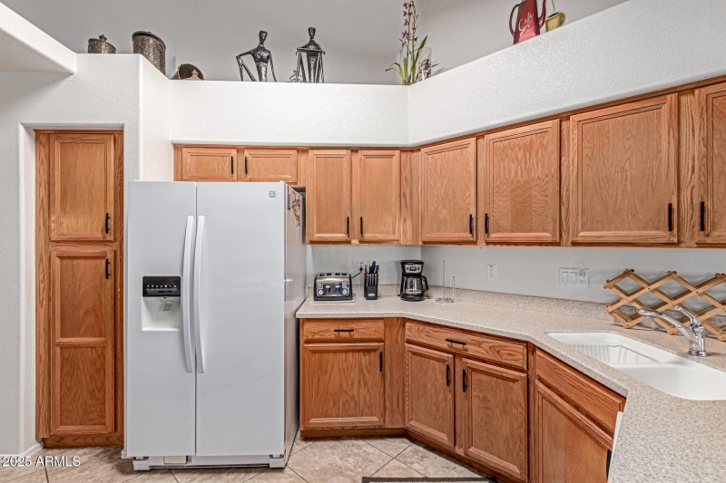 Kitchen-Refrigerator