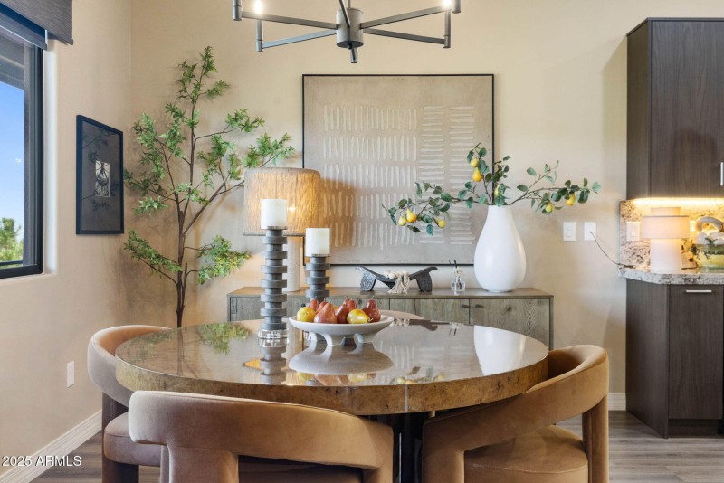 14-Dining Room (1)