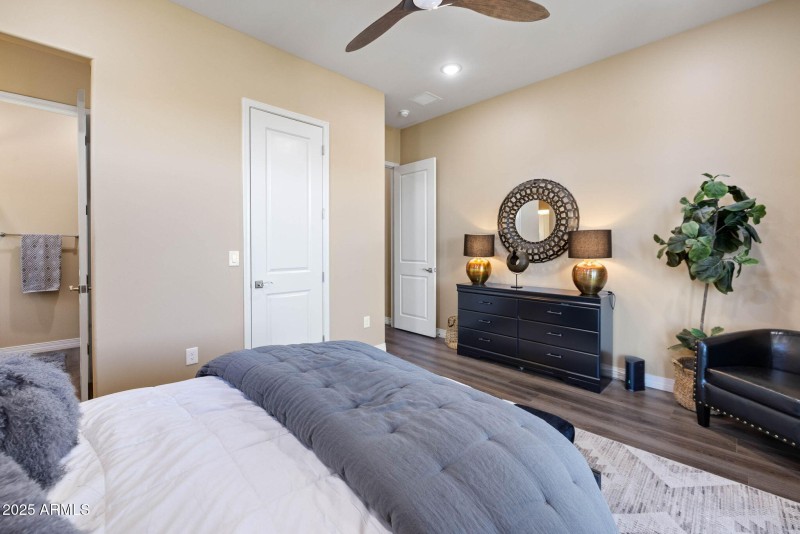 29-Bedroom 2 (2)