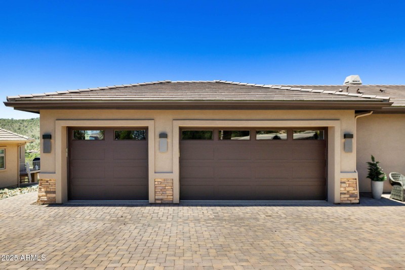 44-Garage