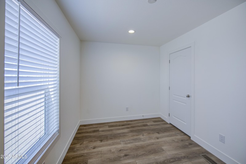 Bedroom 2-pic 2