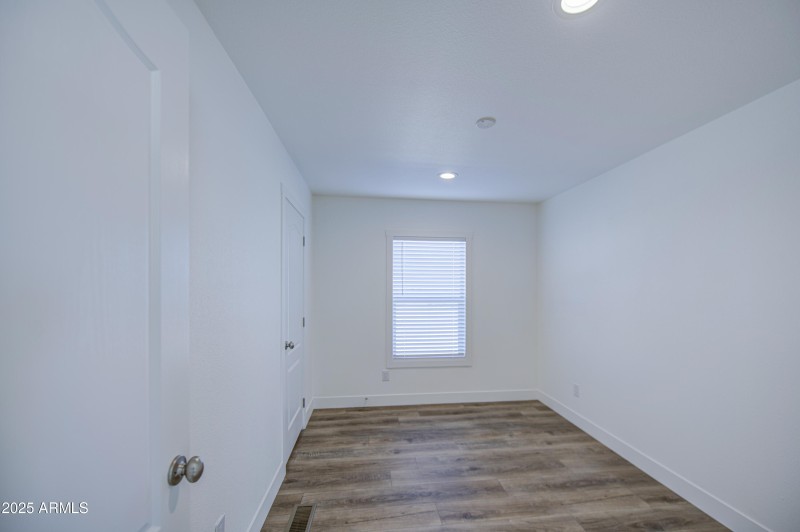 Bedroom 4-pic 1