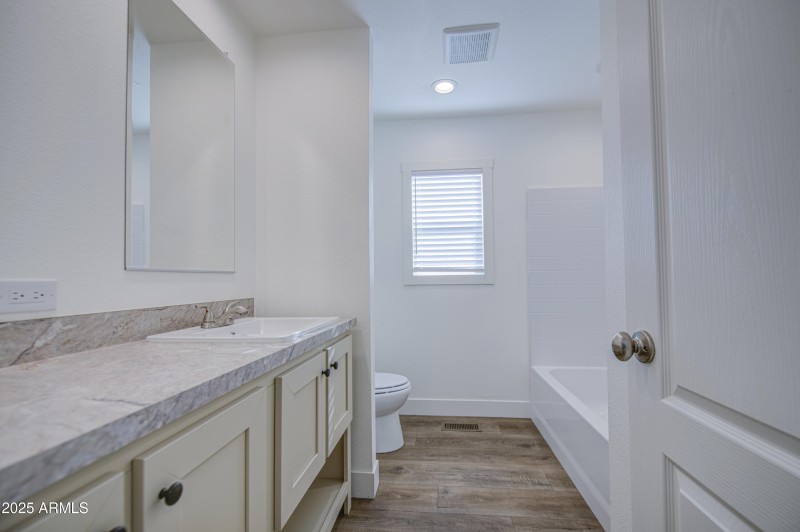 Bathroom 2-pic 1