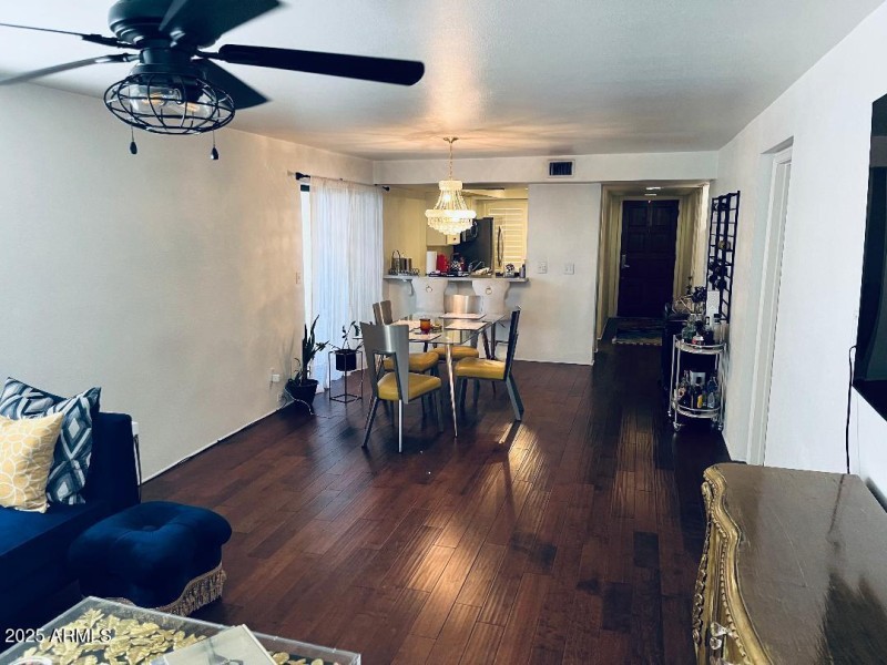 LR/DR/ Looks to Kitchen