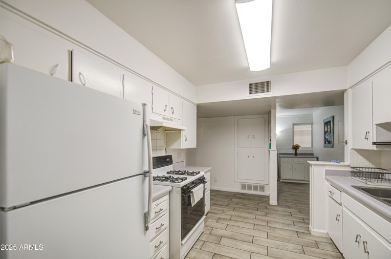 Kitchen 3