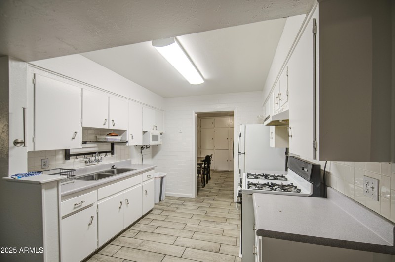 Kitchen 4