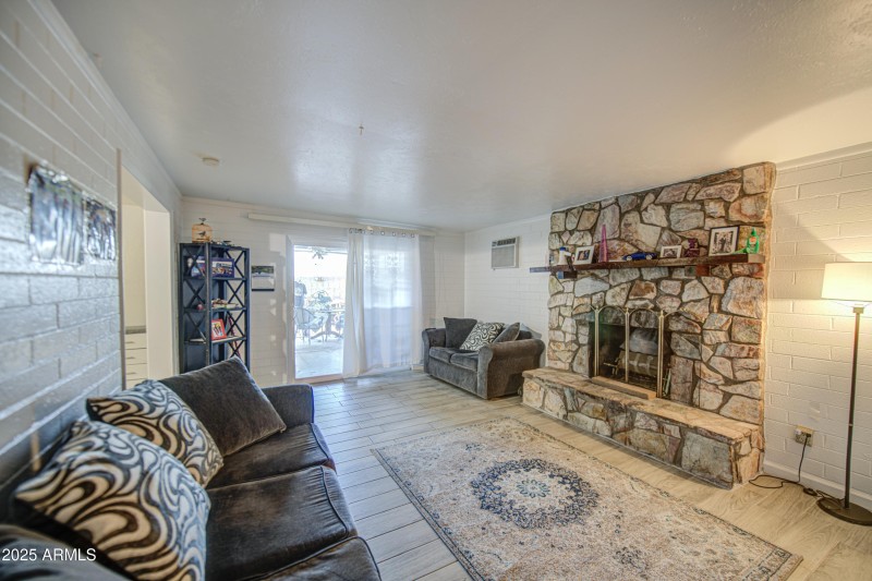 Family Room 4
