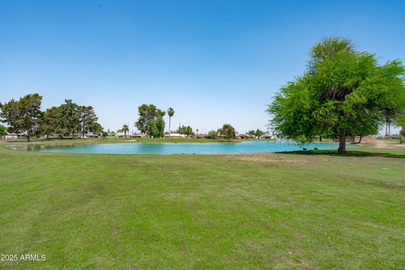 02-Lake View
