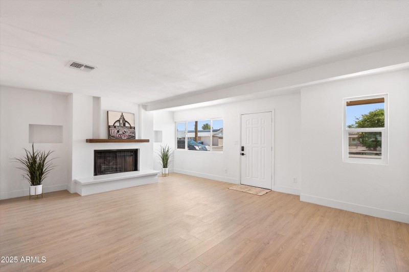 08-Family Room