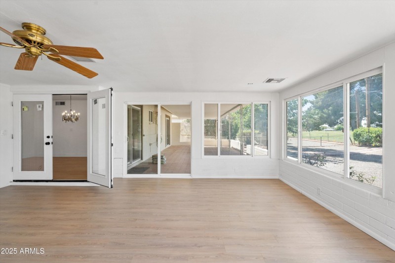 21-Sun Room