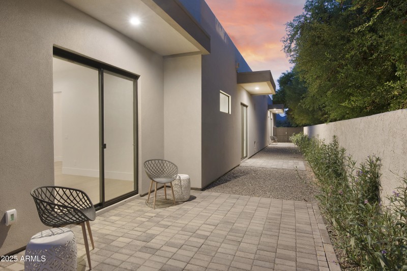 Expansive Side Yard