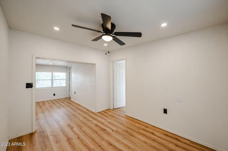 LIVING ROOM B
