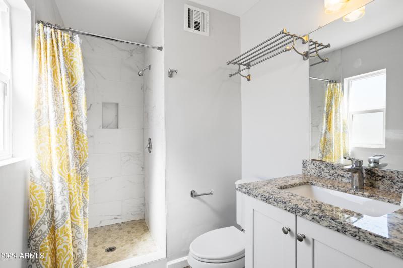 PropertyImageCo_7702EVerdeLn_WEB10