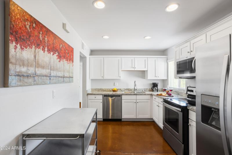 PropertyImageCo_7702EVerdeLn_WEB25