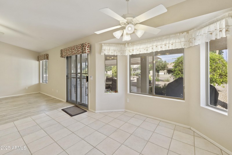 Kitchen eating area