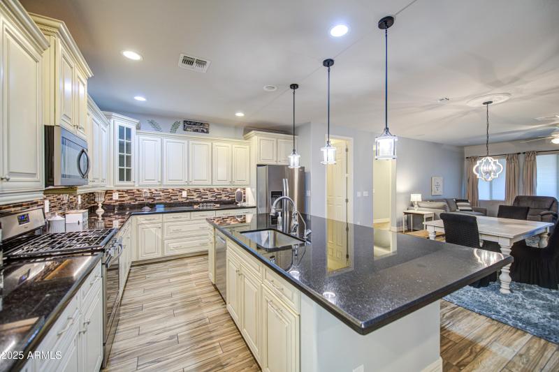 Kitchen 6