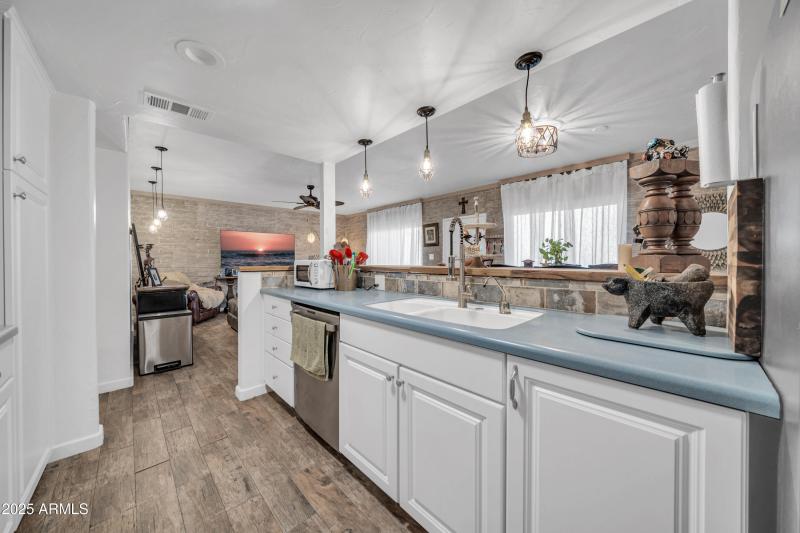 220 N Old Litchfield Rd 112-14