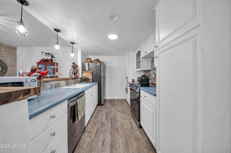 220 N Old Litchfield Rd 112-17